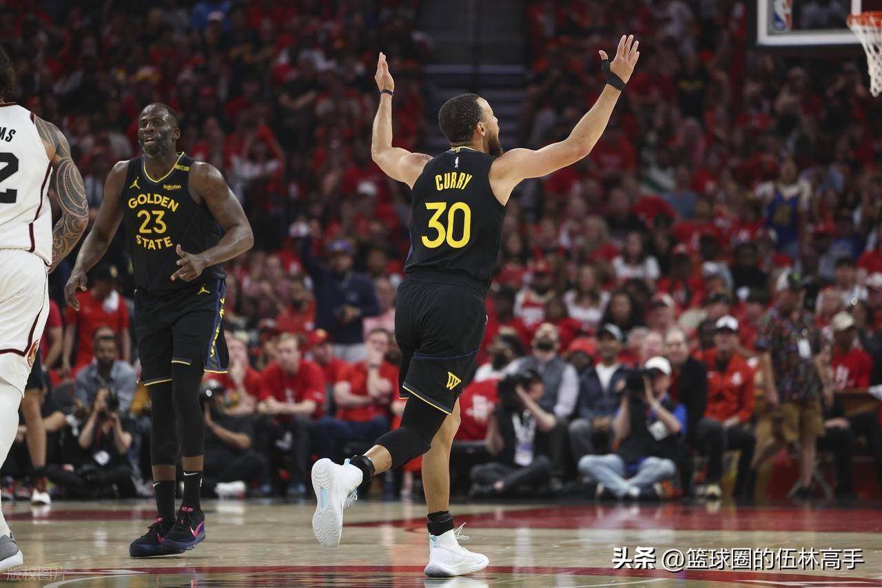 九游正版手游合集包含库里连续二十场比赛得分超过重返赛场，日本队不断突破！赢得满堂喝彩的词条