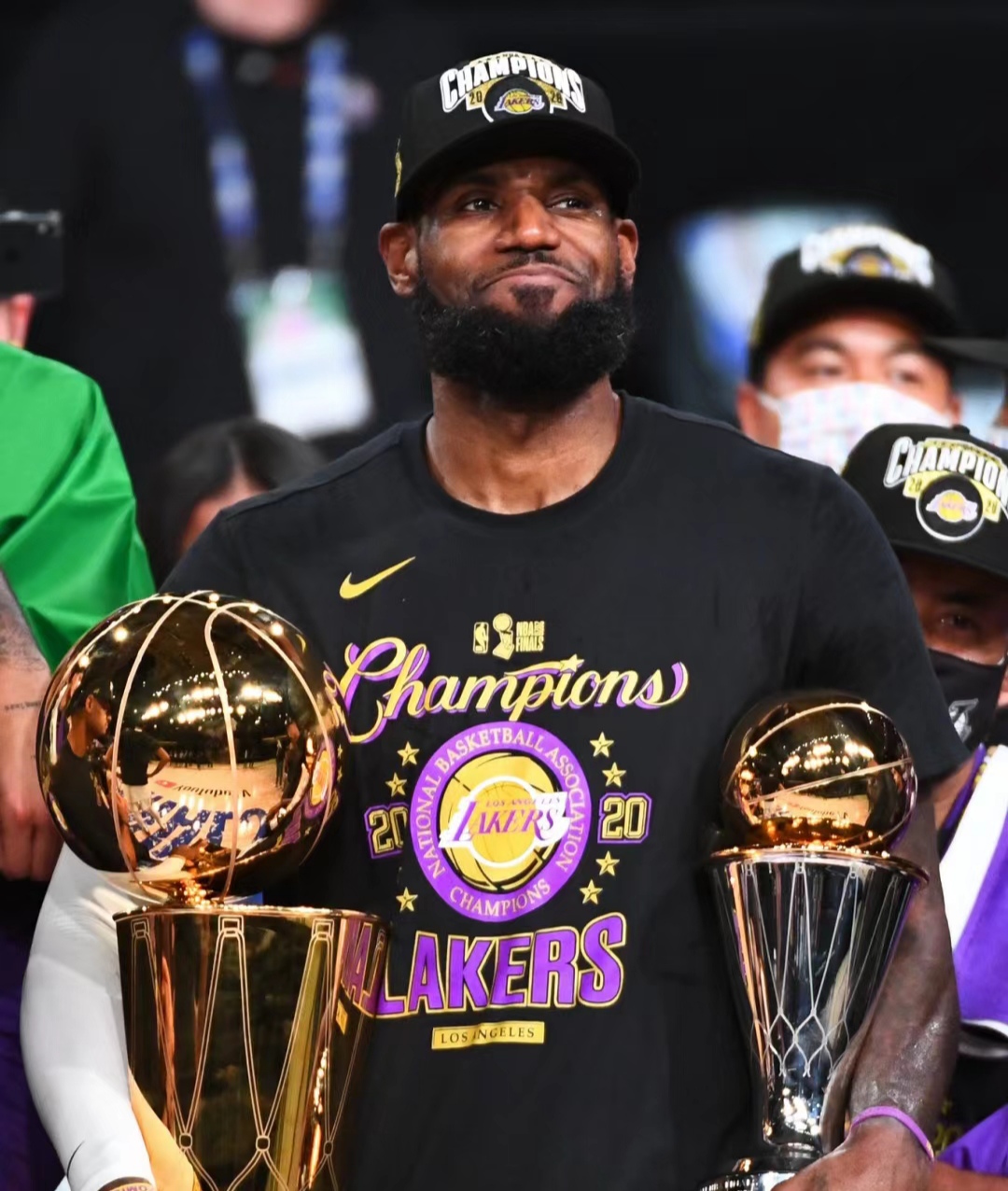 九游官方网站詹姆斯在塞尔维亚队比赛中高光表现,惊险取胜引发热议!的简单介绍